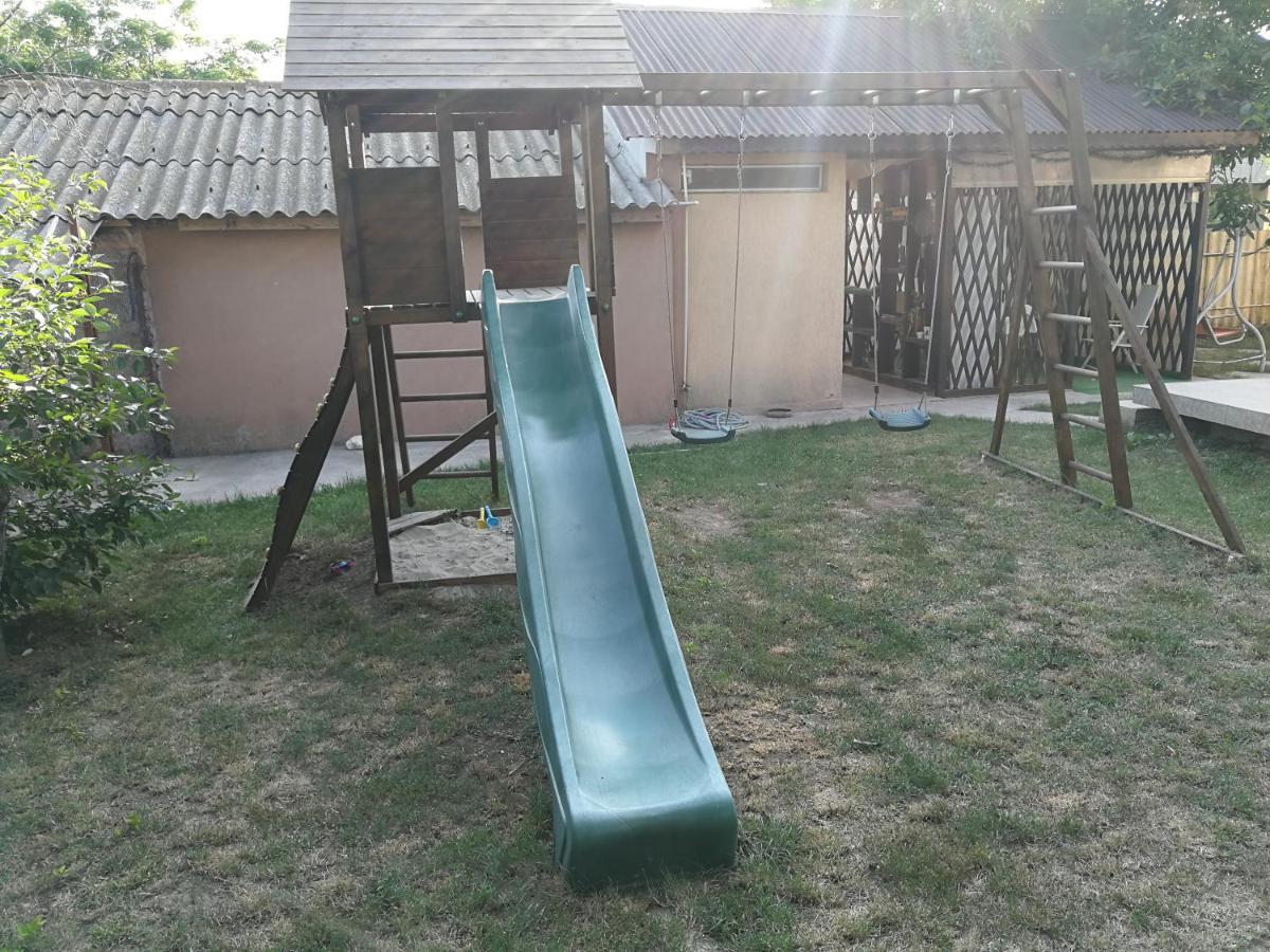 Pensiunea Socrita Corbu  Exteriér fotografie